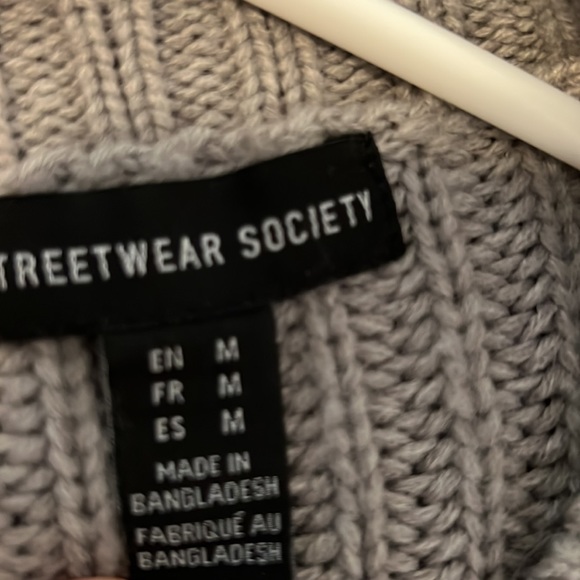 Gray knitted sweater - Picture 4 of 4